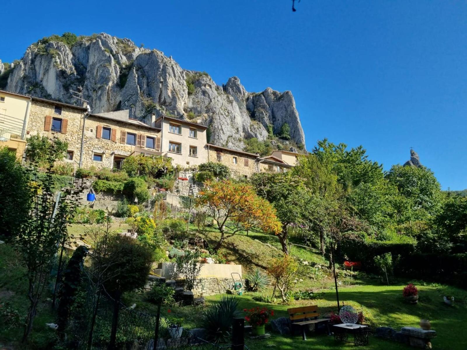 Comfortable Village Apartment In Barbieres With Access To Large Garden With Beautiful Views Екстериор снимка